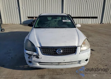 2005 Nissan Altima S z USA, uszkodzony, nr VIN 1N4AL11D55C353011